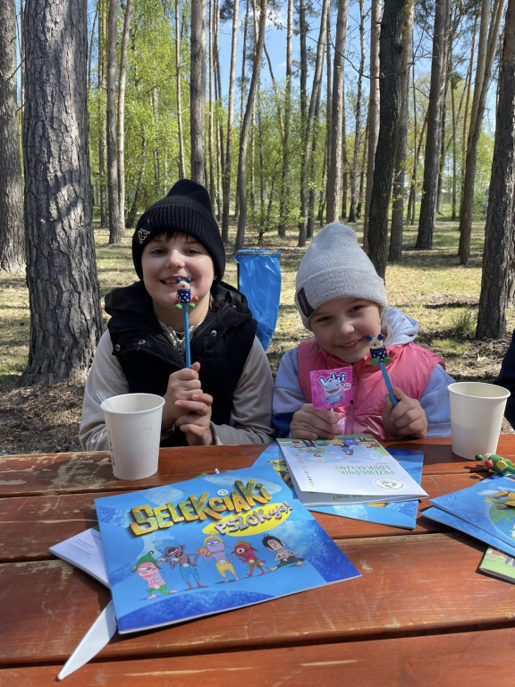 Akcja sprzątania letniska w Nowym Dębcu