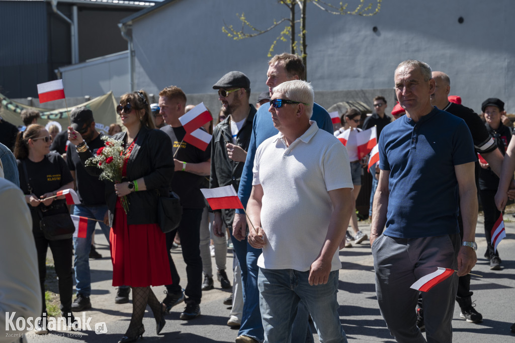 Pochód 1 maja w Muzeum PRL Frania w Kokorzynie