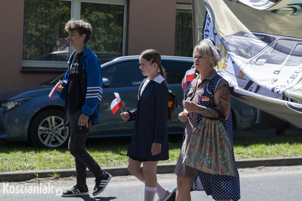 Pochód 1 maja w Muzeum PRL Frania w Kokorzynie