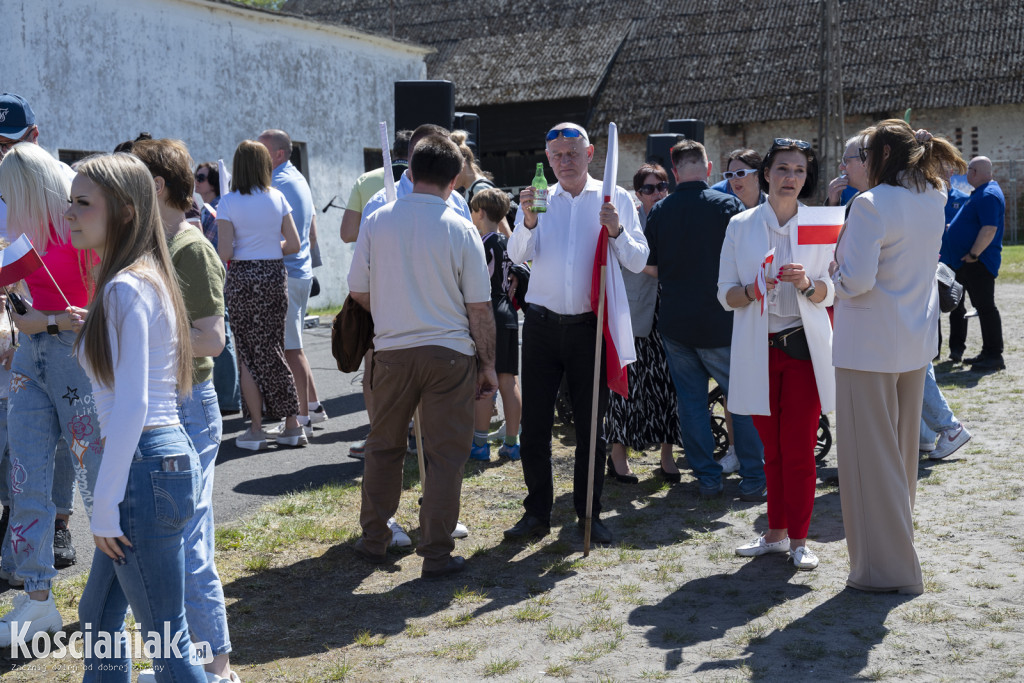 Pochód 1 maja w Muzeum PRL Frania w Kokorzynie