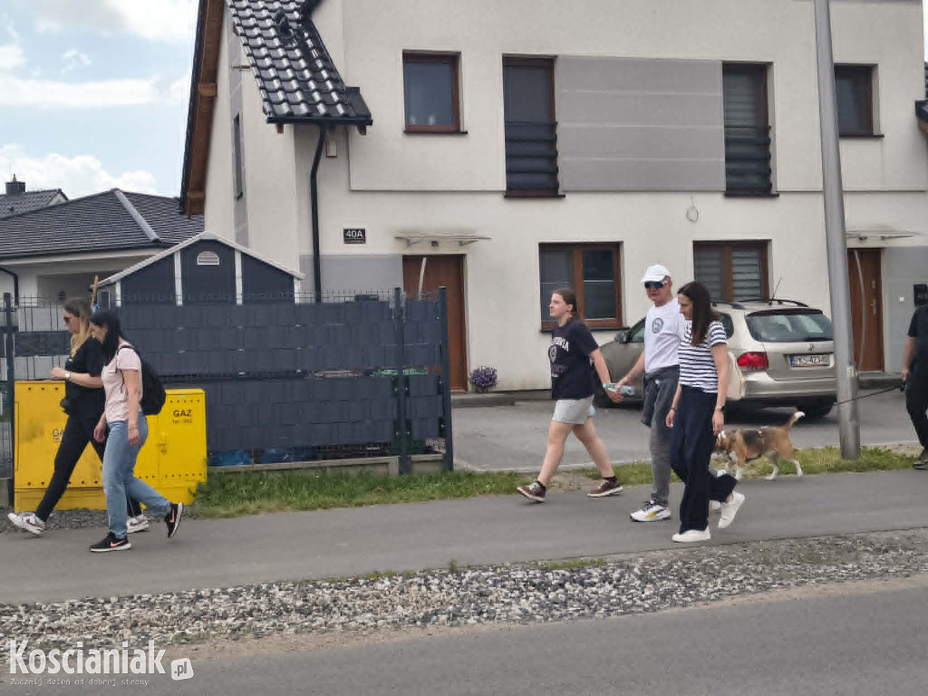 Wyruszyli w 24-godzinny marsz przeciw hejtowi