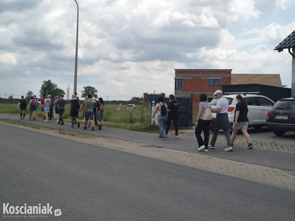 Wyruszyli w 24-godzinny marsz przeciw hejtowi