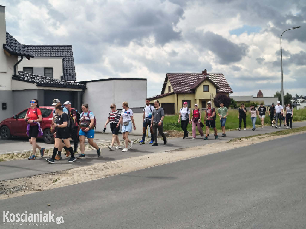 Wyruszyli w 24-godzinny marsz przeciw hejtowi