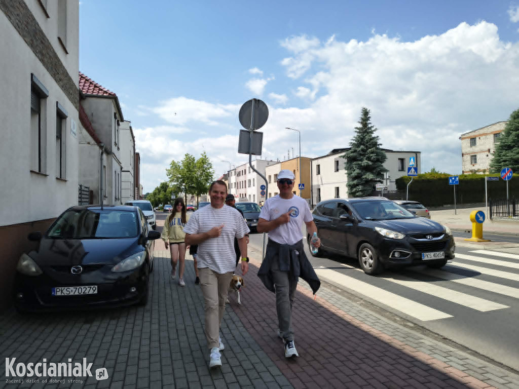 Wyruszyli w 24-godzinny marsz przeciw hejtowi