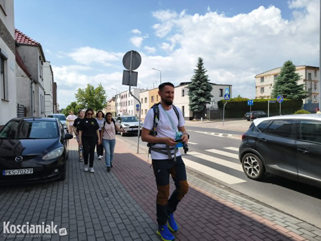Wyruszyli w 24-godzinny marsz przeciw hejtowi