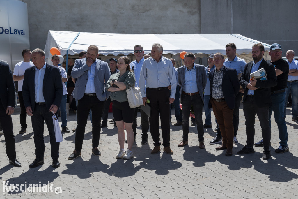 Uroczyste otwarcie obory przyszłości w Lubiechowie