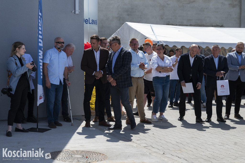 Uroczyste otwarcie obory przyszłości w Lubiechowie
