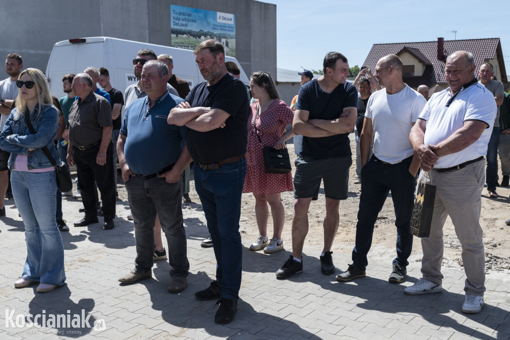 Uroczyste otwarcie obory przyszłości w Lubiechowie