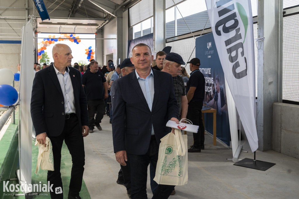 Uroczyste otwarcie obory przyszłości w Lubiechowie