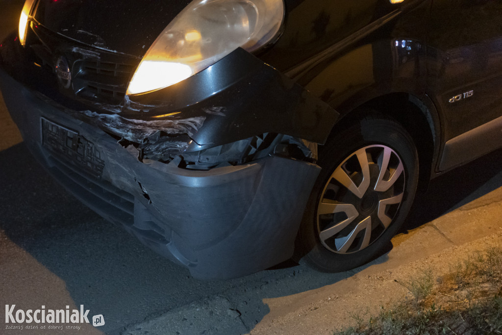 Zderzenie dwóch aut na światłach w Racocie