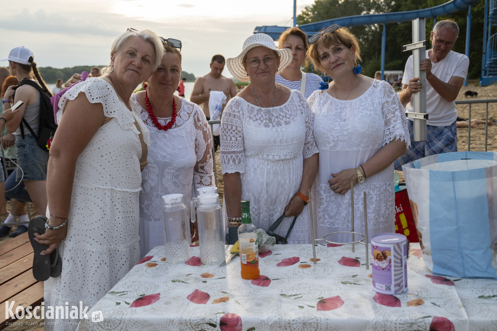 Noc Świętojańska na plaży w Nowym Dębcu