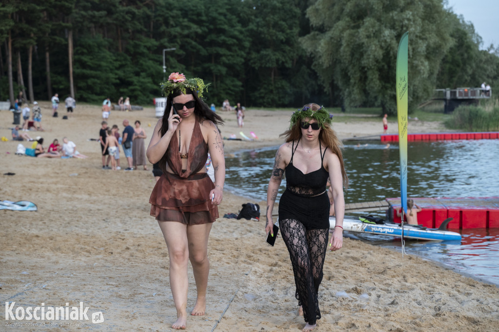 Noc Świętojańska na plaży w Nowym Dębcu