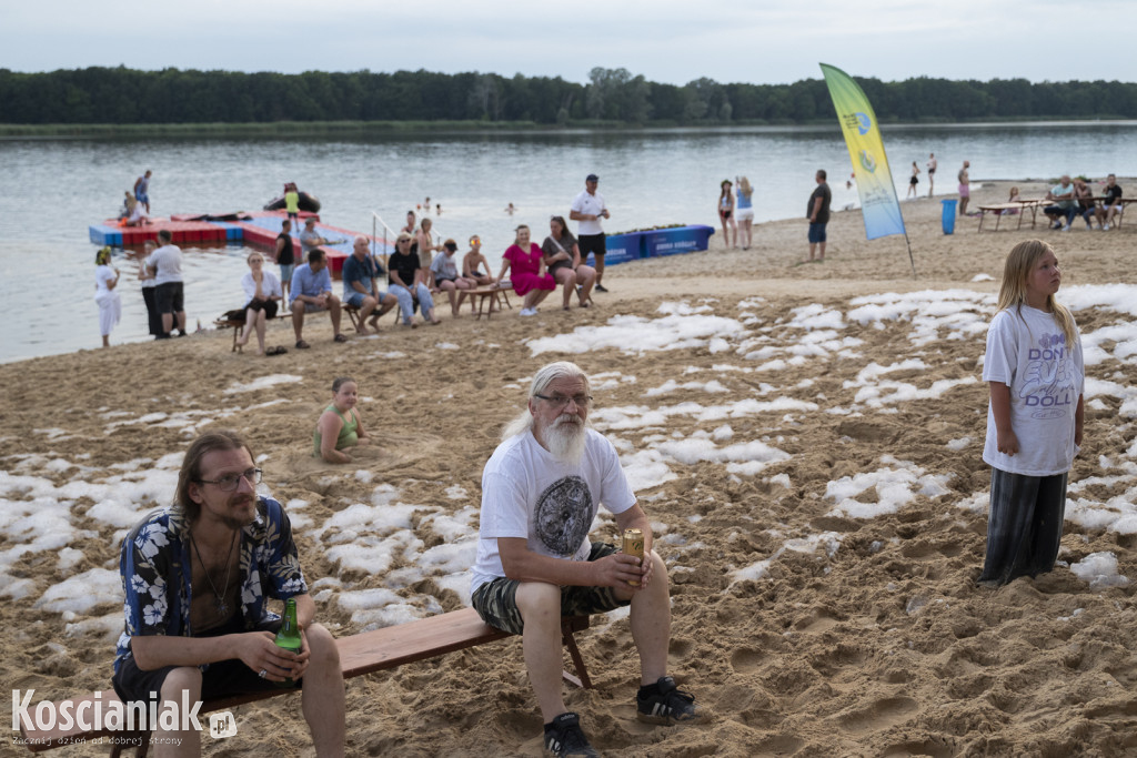 Noc Świętojańska na plaży w Nowym Dębcu