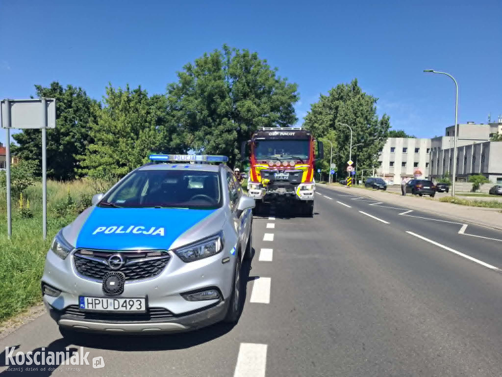 Ciężarówka wjechała do rowu na Gostyńskiej