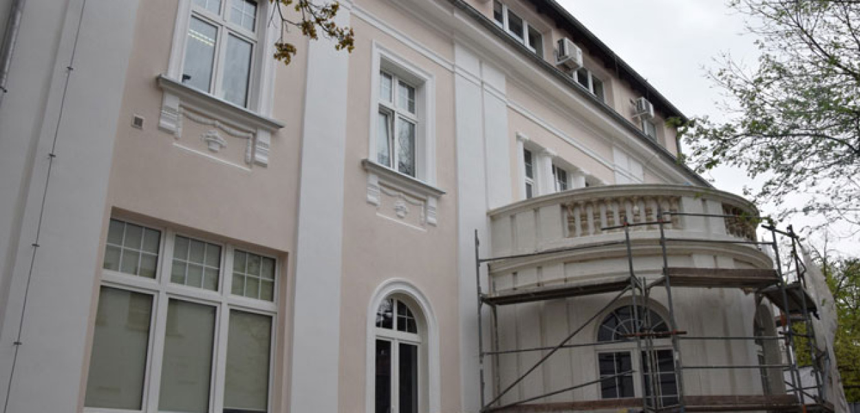 Nowa elewacja urzędu przy Al. Kościuszki [ZDJĘCIA]