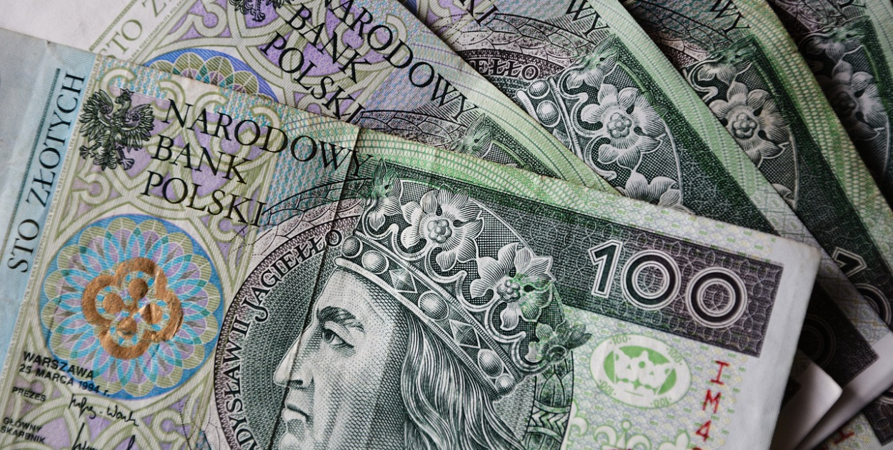 Emeryci dostaną dodatkową kasę! Nawet 400 złotych za nic!