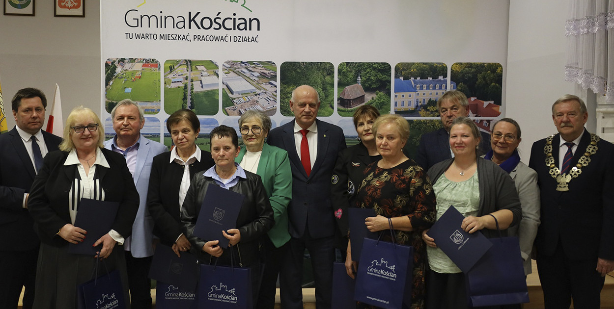 Radni odebrali zaświadczenia. Rada Seniorów zaczyna działać