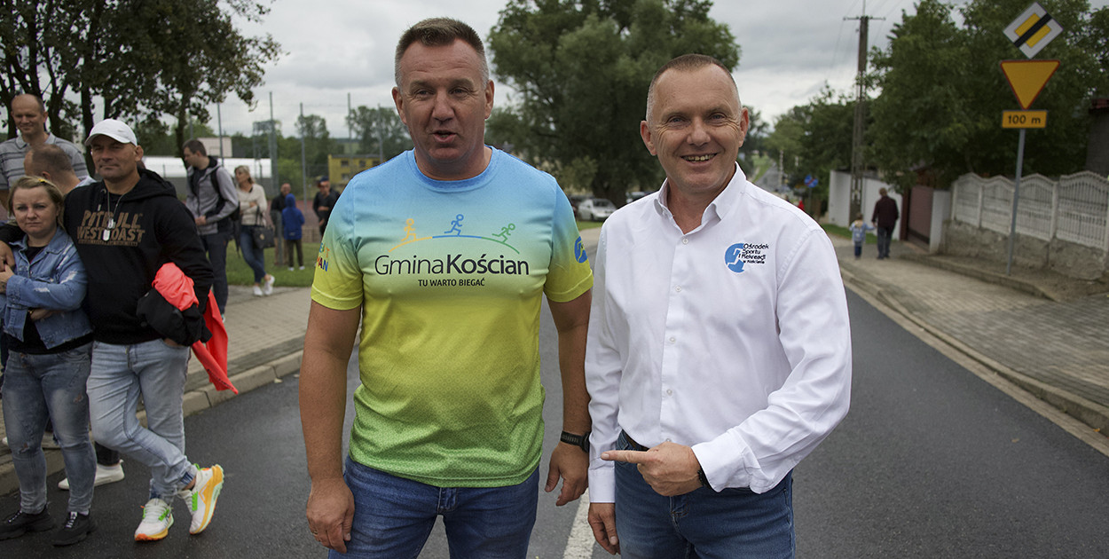 Nowo wybrany dyrektor wraz z obecnym, Arturem Opasem, działali nad sprawnym przeprowadzeniem Biegu Słonecznego w Widziszewie.