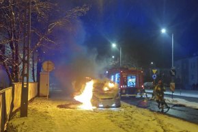 Pożar samochodu na Gostyńskiej-2133
