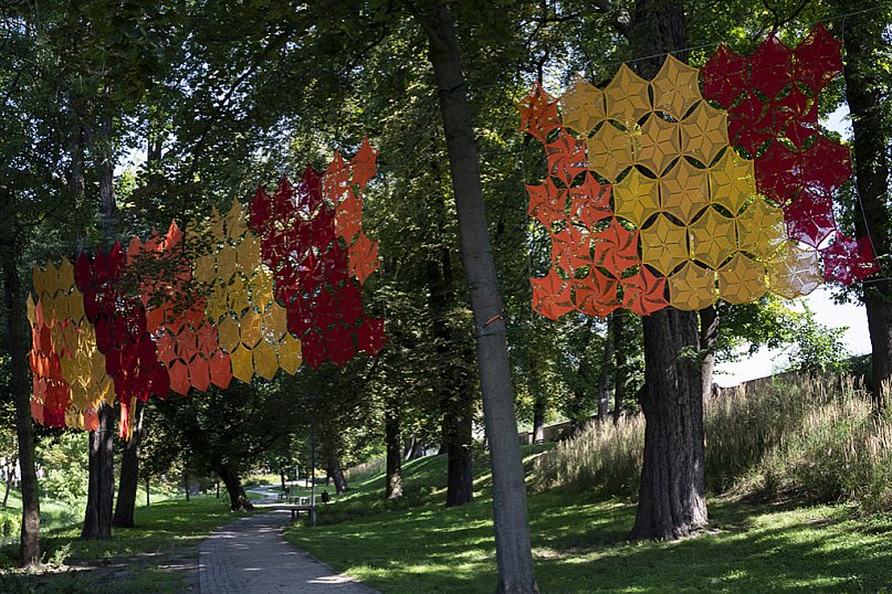 Instalacja dziewiarek na Wałach Żegockiego