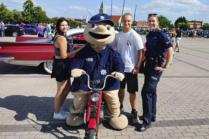 Policja na Moto Pikniku w Śmiglu