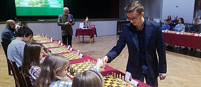 Symultana szachowa z mistrzem FIDE-322