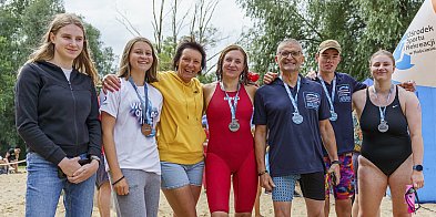 Sukces w pływaniu pracownicy policji w Kościanie-79775