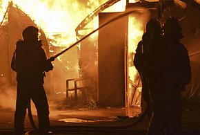Podejrzany mężczyzna o podpalenie w Czaczu na razie nie usłyszał zarzutów-82821