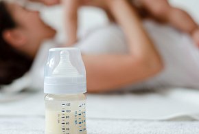 Groźna bakteria w mleku dla niemowląt. Nie podawaj dzieciom!-82836