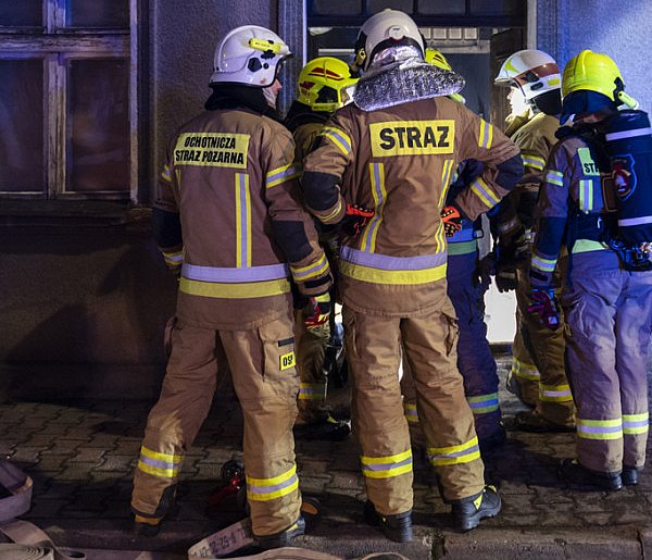 Pożar mieszkania w Czempiniu!  Jedna osoba straciła przytomność-87496