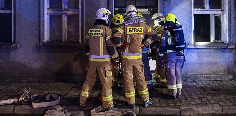 Pożar mieszkania w Czempiniu!  Jedna osoba straciła przytomność - 87496