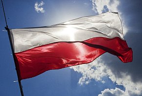 Flaga i hymn na nowo? Rząd chce korekty przepisów dot. symboli narodowych-88224