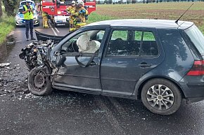 Czołowe zderzenie dwóch pojazdów-3975