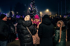 W Czempiniu odpalono świąteczne iluminacje-4210