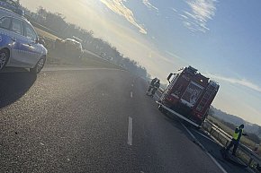 Auto wypadło z drogi na S5 i dachowało-4273