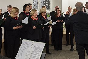 Kolędy i pastorałki wybrzmiały w bibliotece-4295