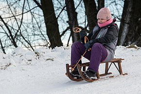 Dzieci szaleją na sztucznym śniegu Ferfety-4320