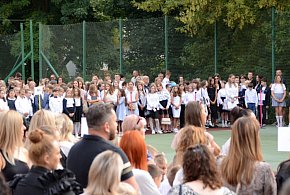 Nowy rok szkolny wystartował. Co się zmienia od 1 września?-88751