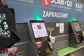 Gigant handlowy może opuścić kraj. Ma w Polsce 800 sklepów-88942