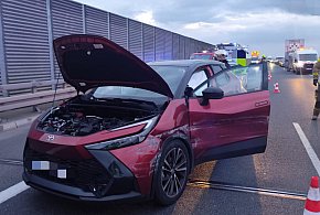 Źle się poczuła podczas jazdy. Uderzyła w bariery-89657