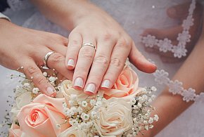 40 tys. zł za ślub i dziecko. PiS chce zachęcać do małżeństw i rodzicielstwa-89731