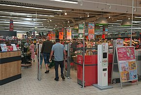 Pracownicy popularnej sieci mają dość. W południe zatrzymają pracę-89963