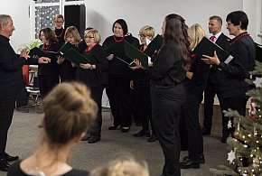 Kolędy i pastorałki w bibliotece. Koncert Chóru Kameralnego [ZDJĘCIA]-90163