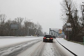 Poważne zagrożenie na drogach. Kierowcy często o tym zapominają-90454