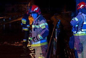 Zalana droga pod wiaduktem w Nacławiu [ZDJĘCIA]