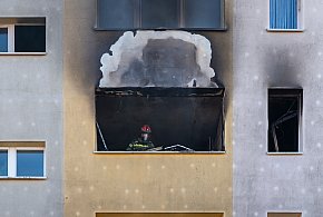 Groźny pożar mieszkania na os. Jagiellońskim w Kościanie! [ZDJĘCIA]