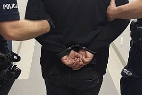 Pijany agresor uderzył dyrektora pięścią w twarz