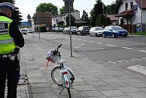 Zderzenie dziewczynki na rowerze z samochodem na przejściu [ZDJĘCIA]