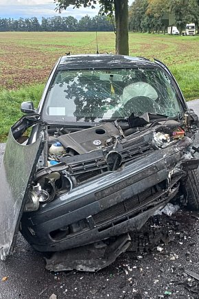 Czołowe zderzenie dwóch pojazdów-3975