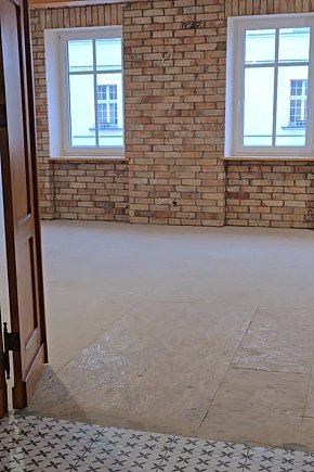 Lokale biurowe w kamienicy na Rynku-4217